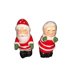 VINTAGE CHRISTMAS SALT & PEPPER SHAKER